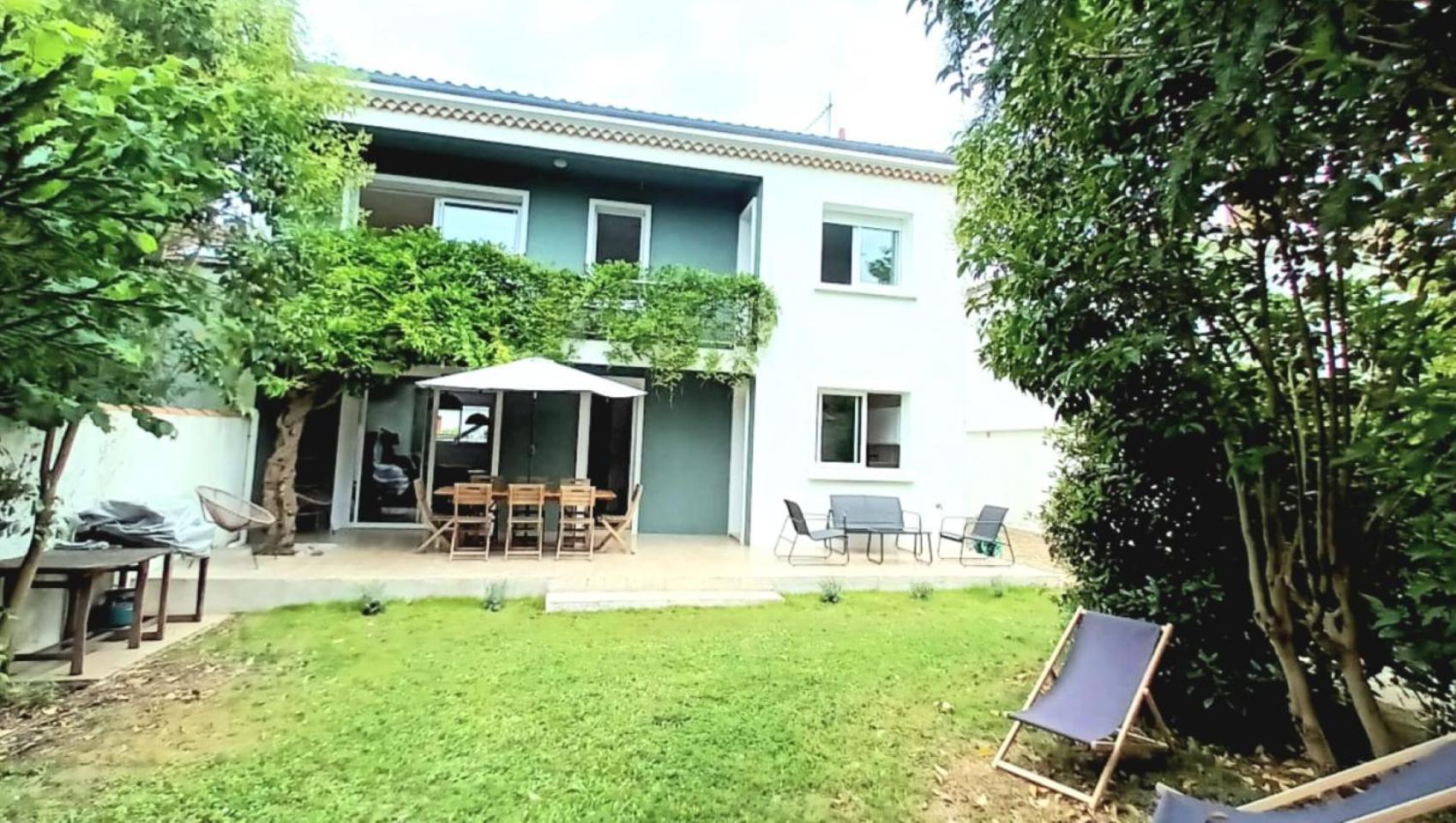 Loue Maison 10 Couchages A La Rochelle Avec Jardin, Proche Plage Luaran gambar